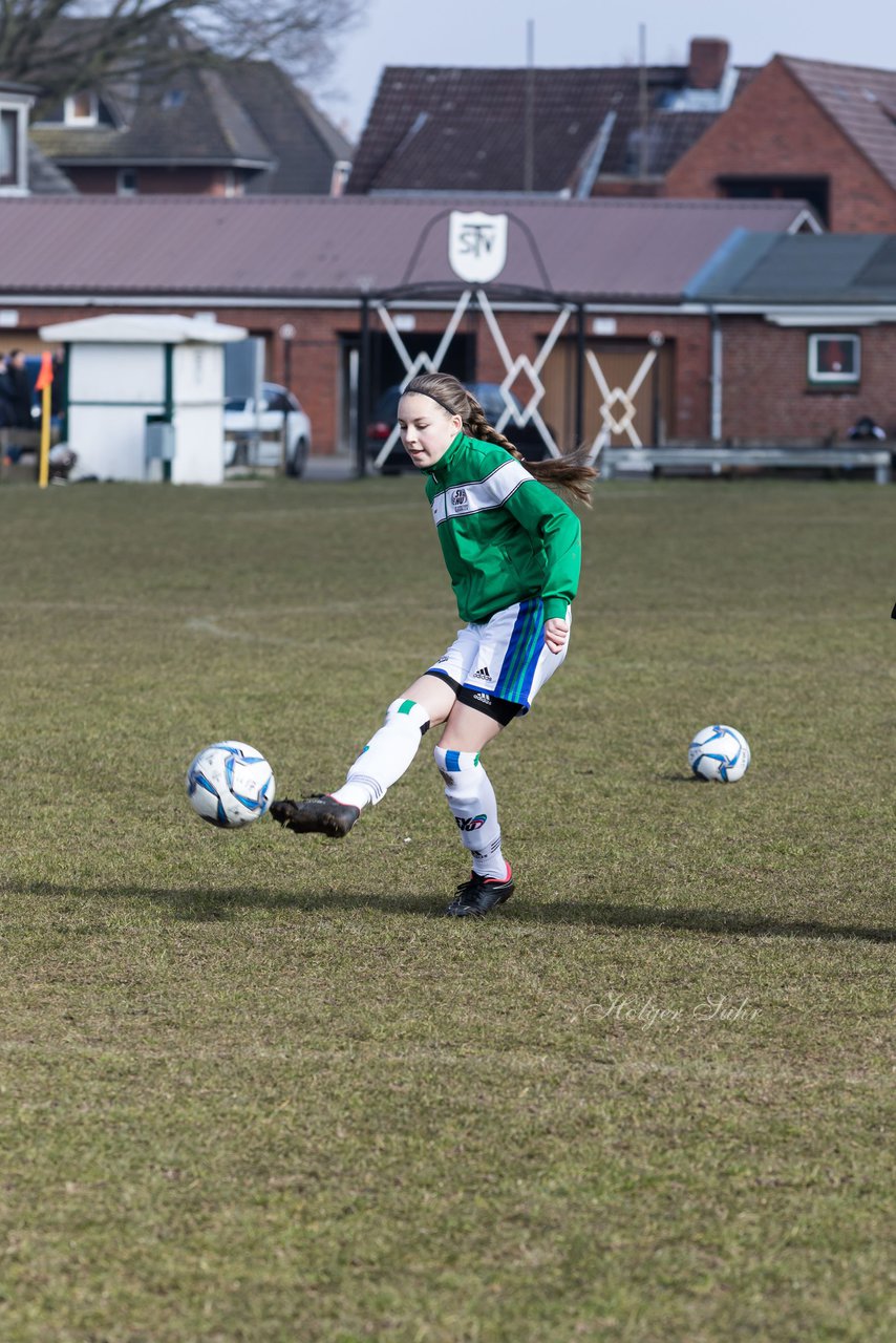 Bild 73 - wBJ SG Weststeinburg/Beidenfleth - SV Henstedt Ulzburg : Ergebnis: 0:4